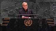 الرئيس الإيراني مسعود بيزشكيان يتحدث خلال الدورة الحادية والثمانين للجمعية العامة للأمم المتحدة في مقر الأمم المتحدة، الأربعاء 23 سبتمبر 2026. 