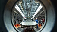 Imagem de arquivo – Trabalhadores montam carros Volkswagen Golf na fábrica da empresa em Zwickau, Alemanha, em 22 de janeiro de 2018.