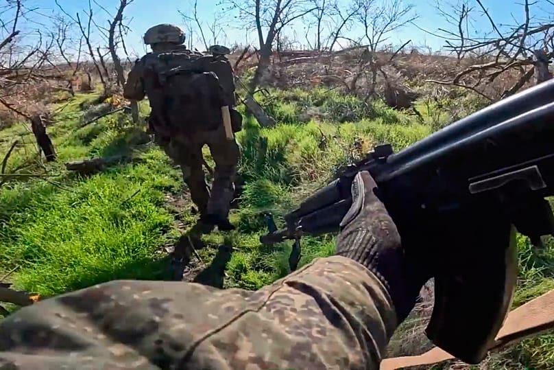 Russia soldiers advance towards Ukrainian positions at the area of Huliaipole, 17 December, 2025