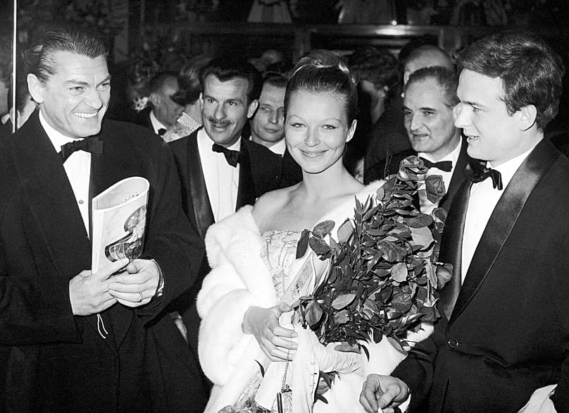 Jean Marais, Marina Vlady és Jean-François Porron a Jean Delannoy rendezte „La princesse de Cleves” című filmjük premierjén - Párizs, 1961. március 22.
