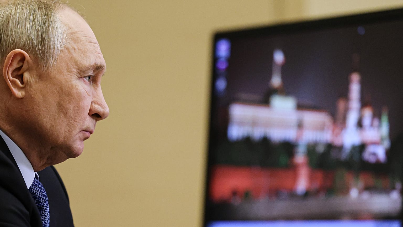 Russian President Vladimir Putin leads a cabinet meeting via videoconference at the Novo-Ogaryovo residence outside Moscow, 23 September, 2026