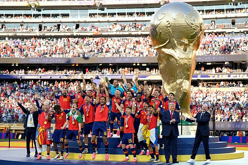 US President Donald Trump and FIFA President Gianni Infantino applaud as Spain wins the World Cup in East Rutherford, 19 July, 2026