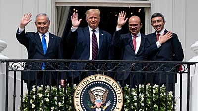 صورة أرشيفية (15 سبتمبر 2020): نتنياهو وترامب ووزيرا خارجية البحرين والإمارات عقب توقيع "اتفاقيات أبراهام" بالبيت الأبيض في واشنطن.