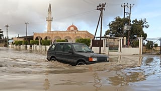 Inondations en Libye : des villes de l'ouest privées d'électricité et d'eau courante
