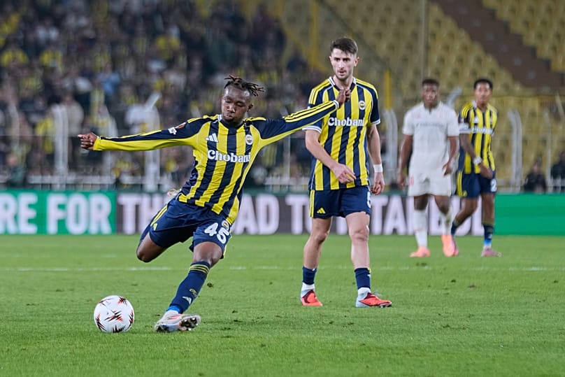 Dorgeles Néné (Fenerbahçe) assinou dois dos três golos do Mali