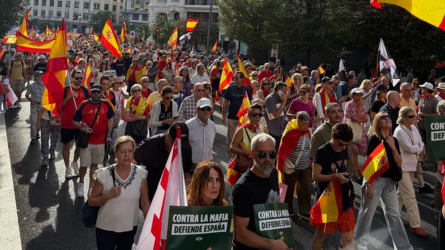 Miles de manifestantes en la marcha por la Dignidad en Madrid, 26 de septiembre de 2026