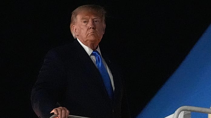 Beyaz Saray'dan CNN'e yeni kısıtlama: Trump'ın uçağına alınmadı
