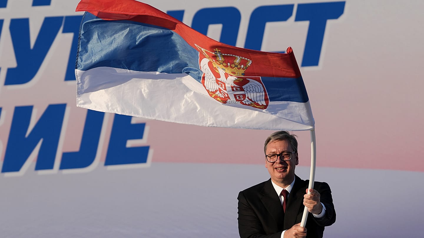 U EPP raste pritisak da se Vučićev SNS isključi zbog Mladićeve sahrane