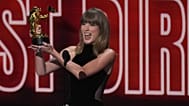 Taylor Swift recibe el premio MTV VMA Artist Director Honors en los Video Music Awards el 27 de septiembre de 2026 en el Peacock Theater de Los Ángeles.