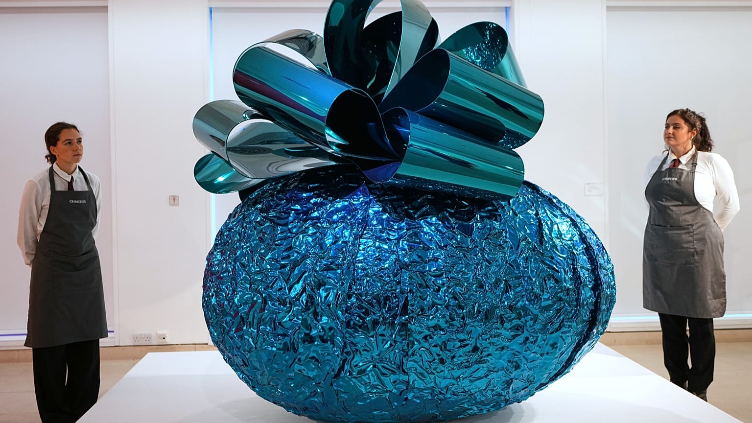 FILE: Jeff Koons 'Baroque Egg with Bow (Blue/Turquoise), estimated at €2.5 million, is part of the Monsoon: Peter Simon Collection, 8 Oct 2026, London