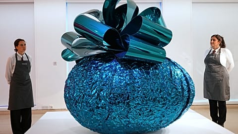 FILE: Jeff Koons 'Baroque Egg with Bow (Blue/Turquoise), estimated at €2.5 million, is part of the Monsoon: Peter Simon Collection, 8 Oct 2026, London