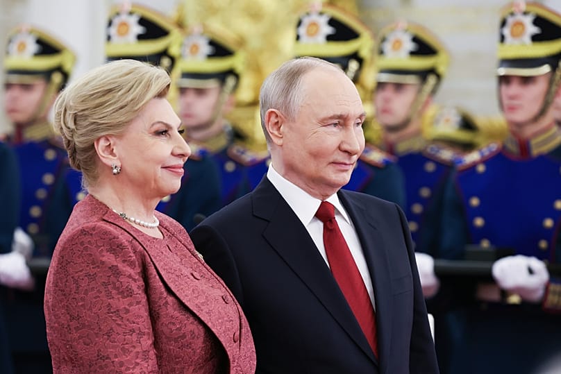 Владимир Путин и Татьяна Москалькова, бывший уполномоченный по правам человека в РФ, на церемонии вручения госнаград в области науки, техники, искусства в Кремле, 12 июня 2026