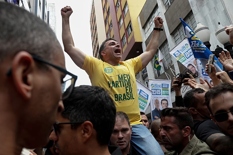 Flávio Bolsonaro továbbépíti azt az imázst, amelyet apja, Jair Bolsonaro alakított ki
