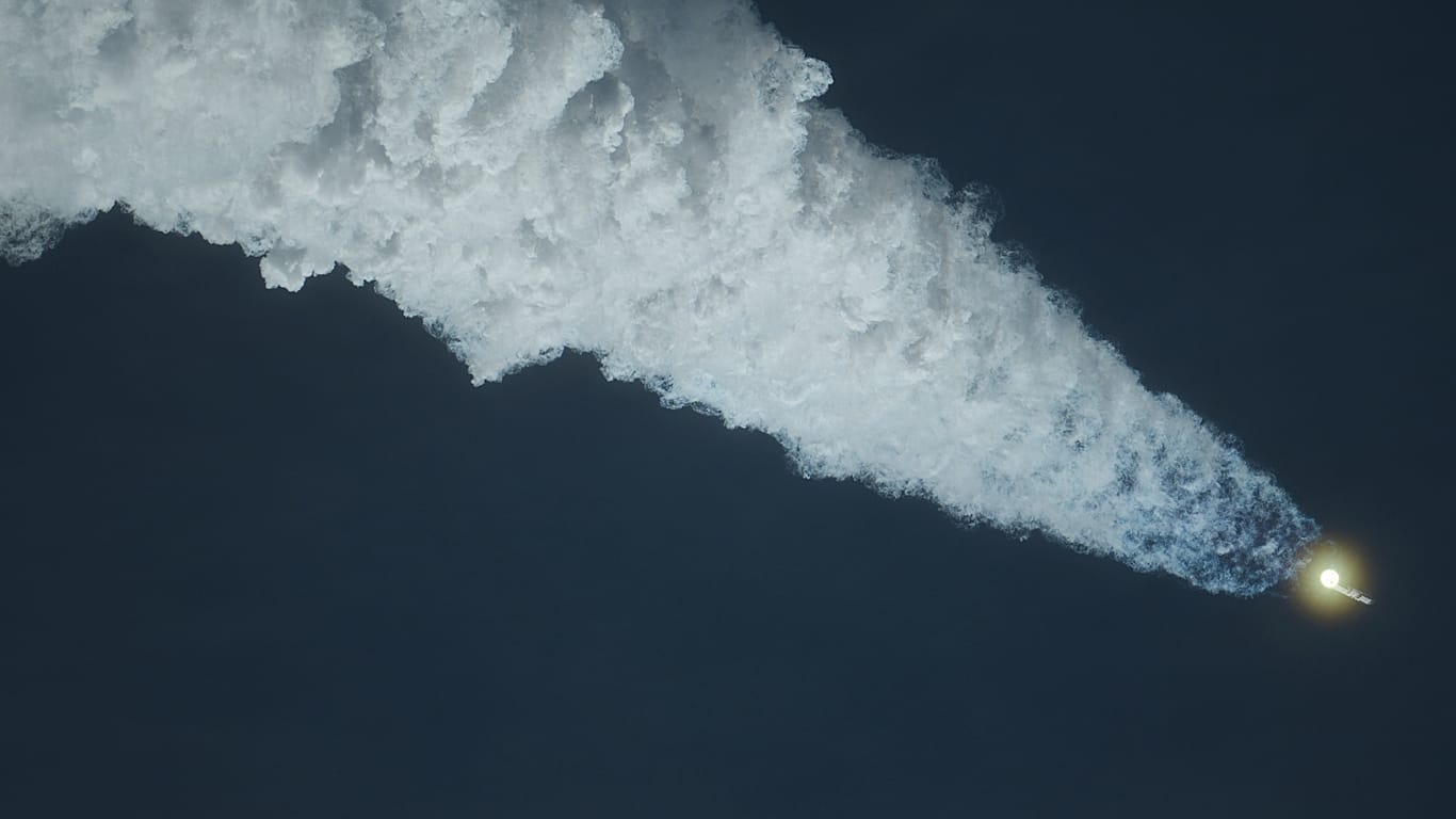 SpaceX's mega rocket Starship makes a test flight from Starbase, Texas, Monday, Sept. 28, 2026.