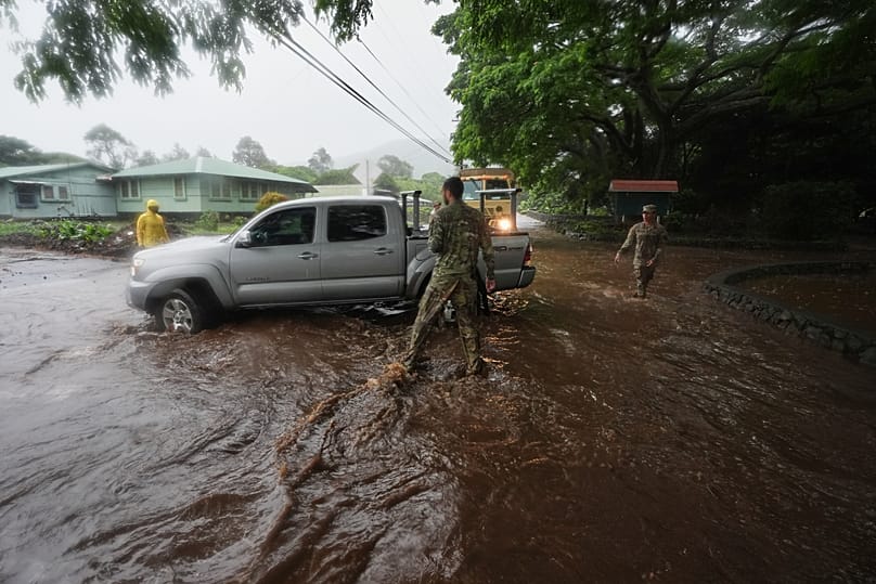 Áradás a Nolo hurrikán után, Naalehu, Hawaii, 2026.09.26.