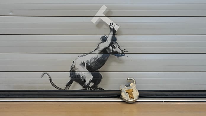Banksy’nin çarpıcı Brexit karşıtı eseri ‘Keep Ou T’ açık artırmaya çıkıyor