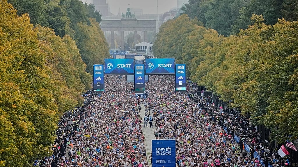 Runners start in the Berlin Marathon in Berlin, Germany, Sunday, Sept. 27, 2026.
