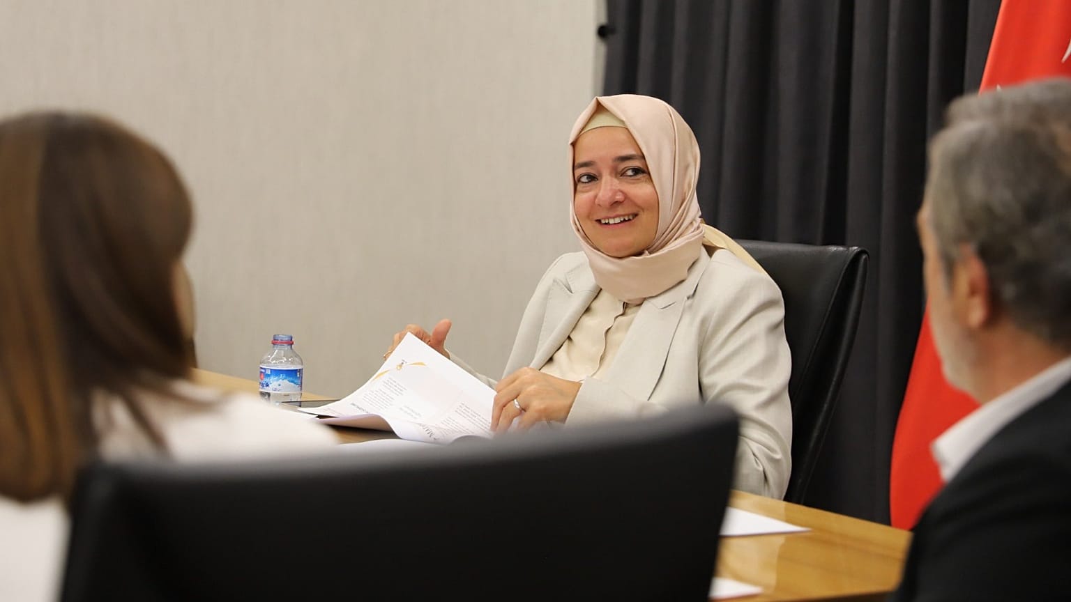 Sayan Kaya, 2016-2018 yılları arasında Aile ve Sosyal Politikalar Bakanı olarak da görev yapmıştı.