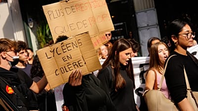 Des élèves participent à une manifestation, à Paris, mardi 29 septembre 2026.