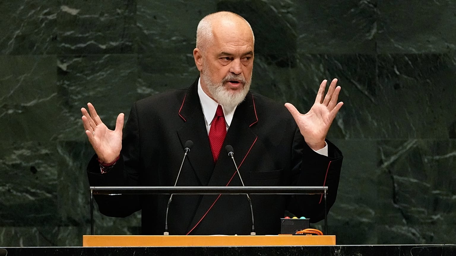 Edi Rama albán miniszterelnök volt az Euronews által szervezett Idegenforgalmi és utazási csúcs egyik vendége - képünk illusztráció