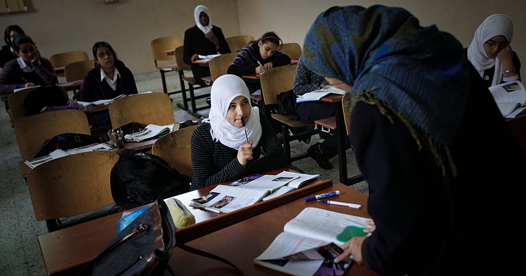 Libya: Teachers Continue Strike for Salaries