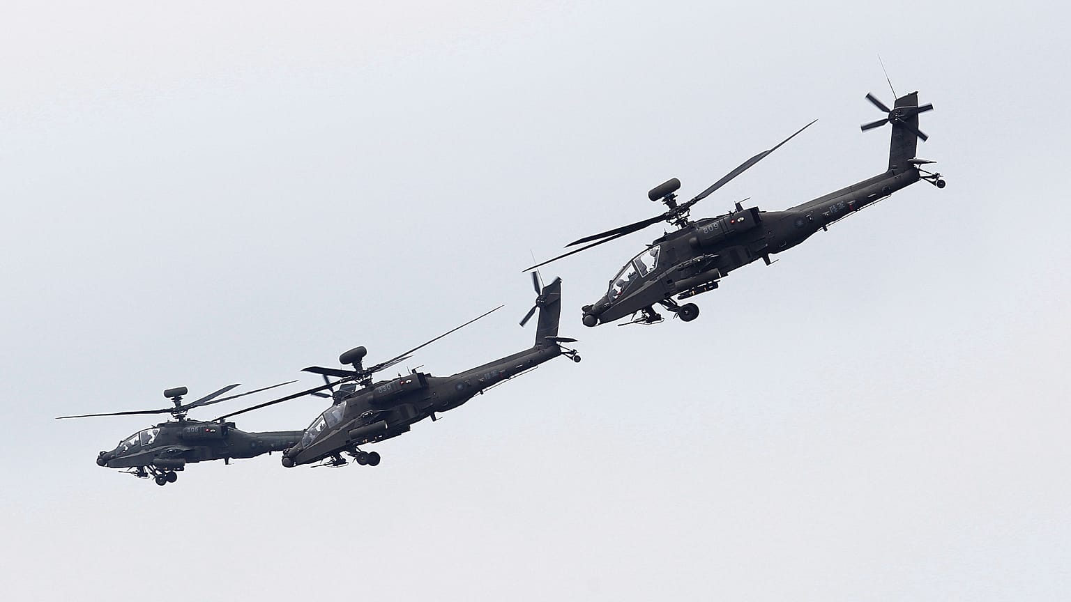Polen baut Ausbildungszentrum für Apache-Kampfhubschrauber