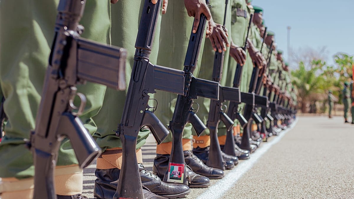 Movimentação de tropas em Bissau deixa população assustada. Presidente no exílio prepara regresso ao pais