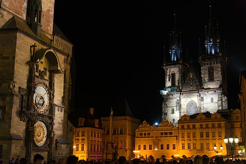 As ruas históricas de Praga são famosas pelo ambiente sombrio, sobretudo em outubro
