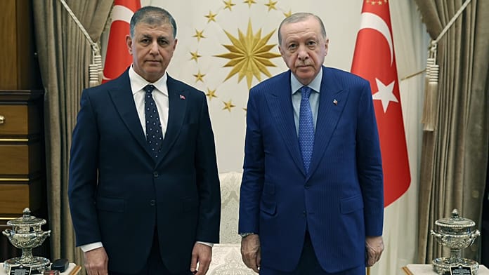 Erdoğan, İzBB Başkanı Cemil Tugay'ı Beştepe'de kabul etti
