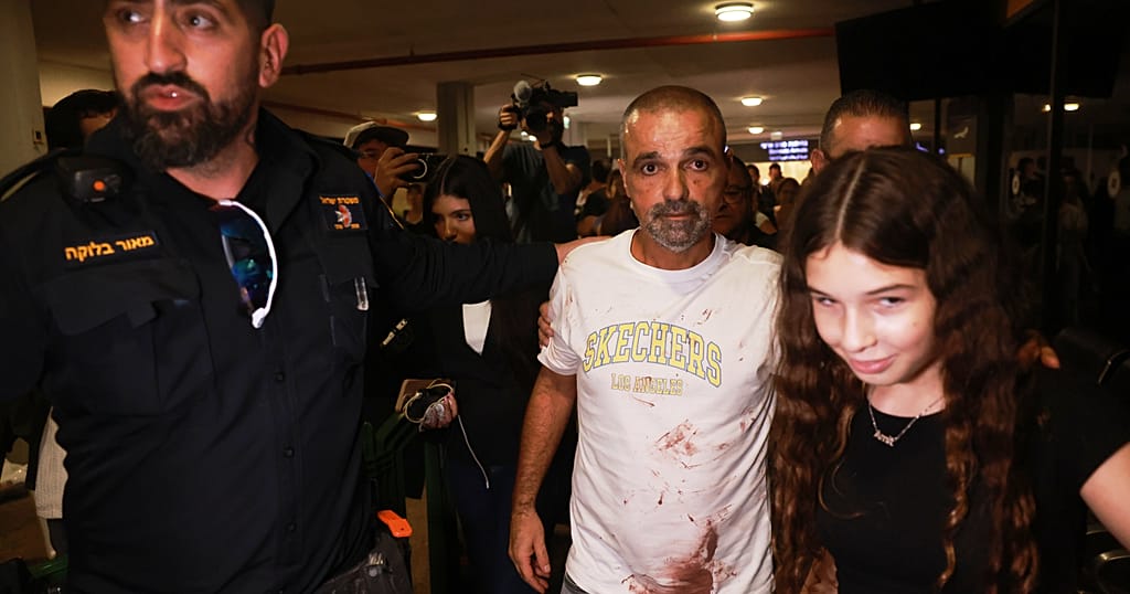 Netanyahu praises passengers who helped avert disaster on Israel-bound flight