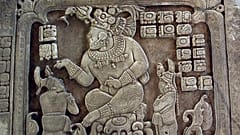 ARCHIV: Diese Steinplatte, im April 2004 in Cancuén (Guatemala) fotografiert, zeigt den Maya-König Taj Chan Ahk bei der Einsetzung eines Unterherrschers.