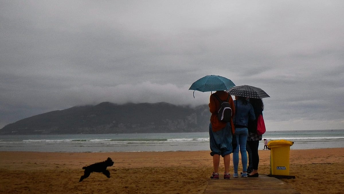 Alerta roja en el este de España por lluvias torrenciales de hasta 250 litros por metro cuadrado