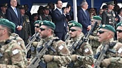 Νίκος Δένδιας, Νίκος Χριοστοδουλίδης και Βασίλης Πάλμας στην μεγαλειώδη παρέλαση κατά την 66η επέτειο Ανεξαρτησίας της Κύπρου