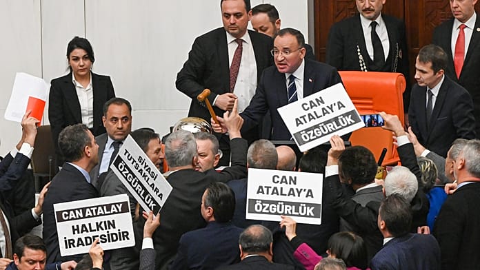 Can Atalay cezaevinde 24 saatlik açlık grevine başladı: 'Bıçak kemiğe dayandı'