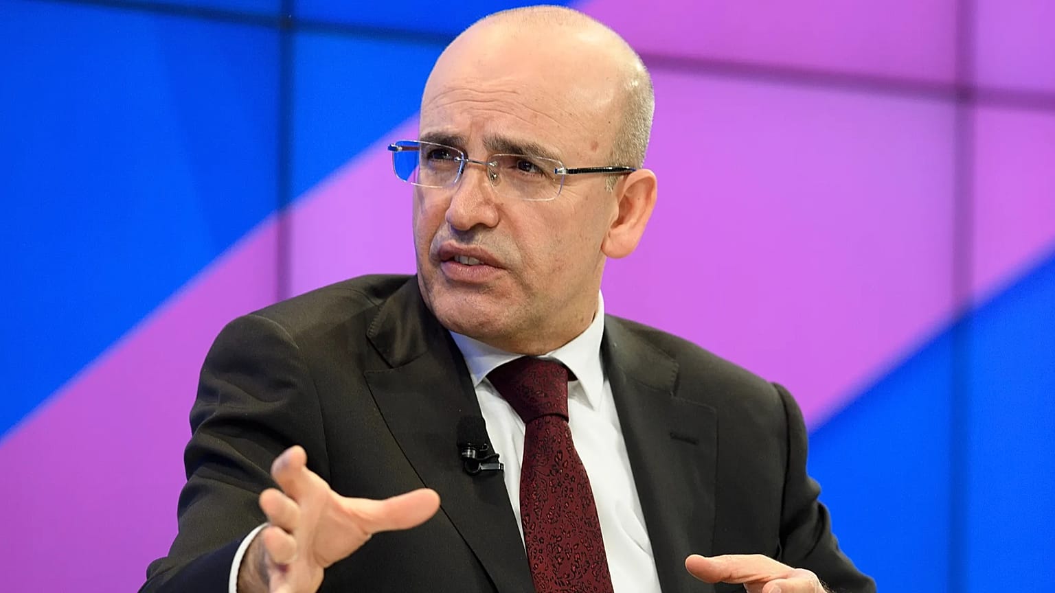ARŞİV - Hazine ve Maliye Bakanı Mehmet Şimşek, İsviçre'nin Davos kentinde düzenlenen Dünya Ekonomik Forumu (WEF) toplantısında, 20 Ocak 2017.