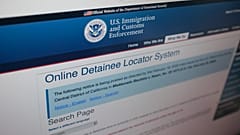 الولايات المتحدة يتم عرض موقع إدارة الهجرة والجمارك المستخدم لتحديد مكان شخص ما في مركز احتجاز المهاجرين، يوم الاثنين 21 سبتمبر 2026،