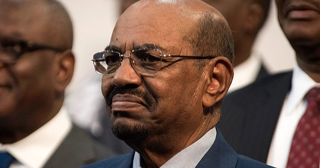 Omar el-Béchir transferred to Khartoum for medical treatment, foreign departure considered