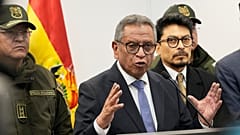 El ministro de Gobierno de Bolivia, Marco Antonio Oviedo, ofrece una conferencia de prensa sobre la detención del fiscal general de Bolivia, Roger Mariaca, en La Paz, Bolivia.
