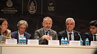ARŞİV: Eyüpsultan Belediye Başkanı Mithat Bülent Özmen (ortada) / Haziran 2024