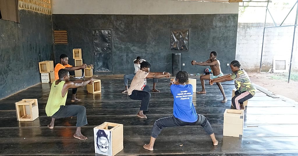 Burkina Faso: Deaf dancers feel the music through vibrations