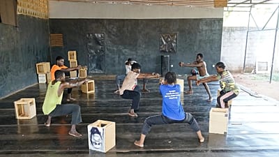 Burkina Faso : des danseurs sourds ressentent la musique grâce aux vibrations