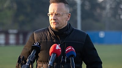 Szijjártó Péter külgazdasági és külügyminiszter nyilatkozik, miután leadta szavazatát az országgyűlési választáson Dunakeszin, a Kinizsi Sportklubban kialakított szavazókörben