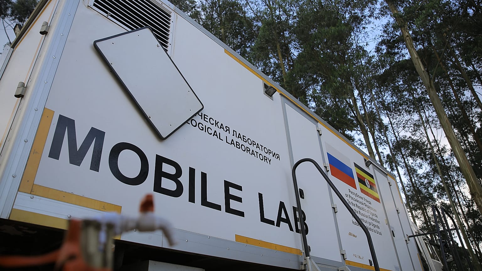 Se instala un laboratorio móvil para detectar el virus del ébola en Butembo, Congo, el miércoles 30 de septiembre de 2026.