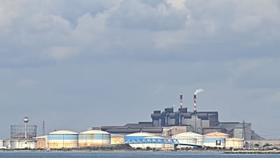 Photo d'archives - Vue de la raffinerie de Fos-Lavera, près de Marseille, dans le sud de la France, mercredi 11 mars 2026.
