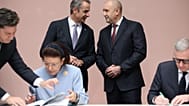 Culture Minister Lina Mendoni and her Bulgarian counterpart Evtim Miloshev sign protocols in the presence of prime ministers Kyriakos Mitsotakis and Rumen Radev