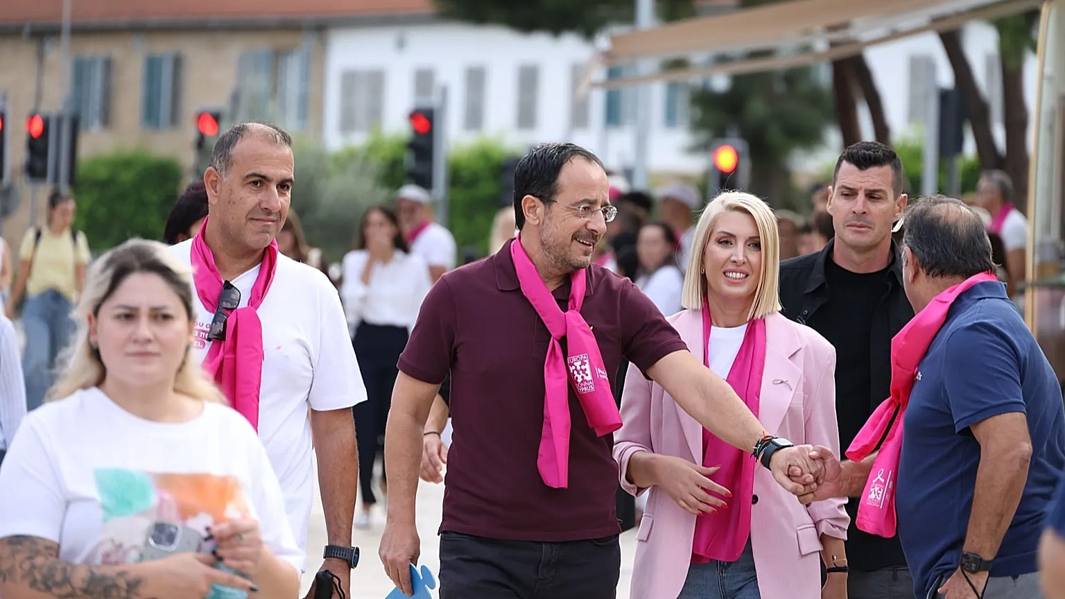 Nikos Christodoulides à la 22e marche des Figures roses
