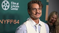 Oyuncu Pedro Pascal.