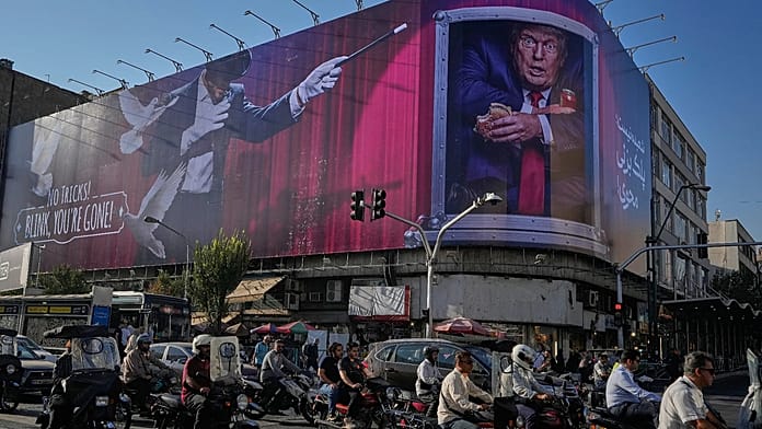 İran'da Trump'ı hedef alan afiş: Ankara'daki gizli uçak değiştirme planına gönderme