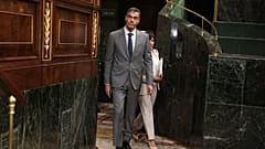 Premier Hiszpanii Pedro Sánchez przybywa w piątek, 2 października 2026 r., do Kongresu w Madrycie wraz z minister ds. mieszkalnictwa.
