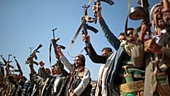 مسلحون موالون للحوثيين خلال تجمع في صنعاء، 13 ديسمبر 2018.